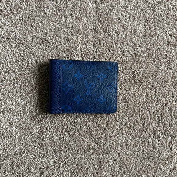 Blue Louis Vuitton men’s wallet - Picture 1 of 5